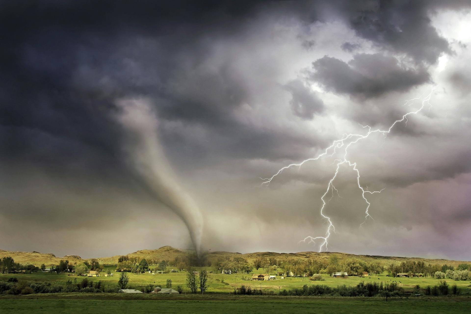 Safe House Survival Kit Tornado