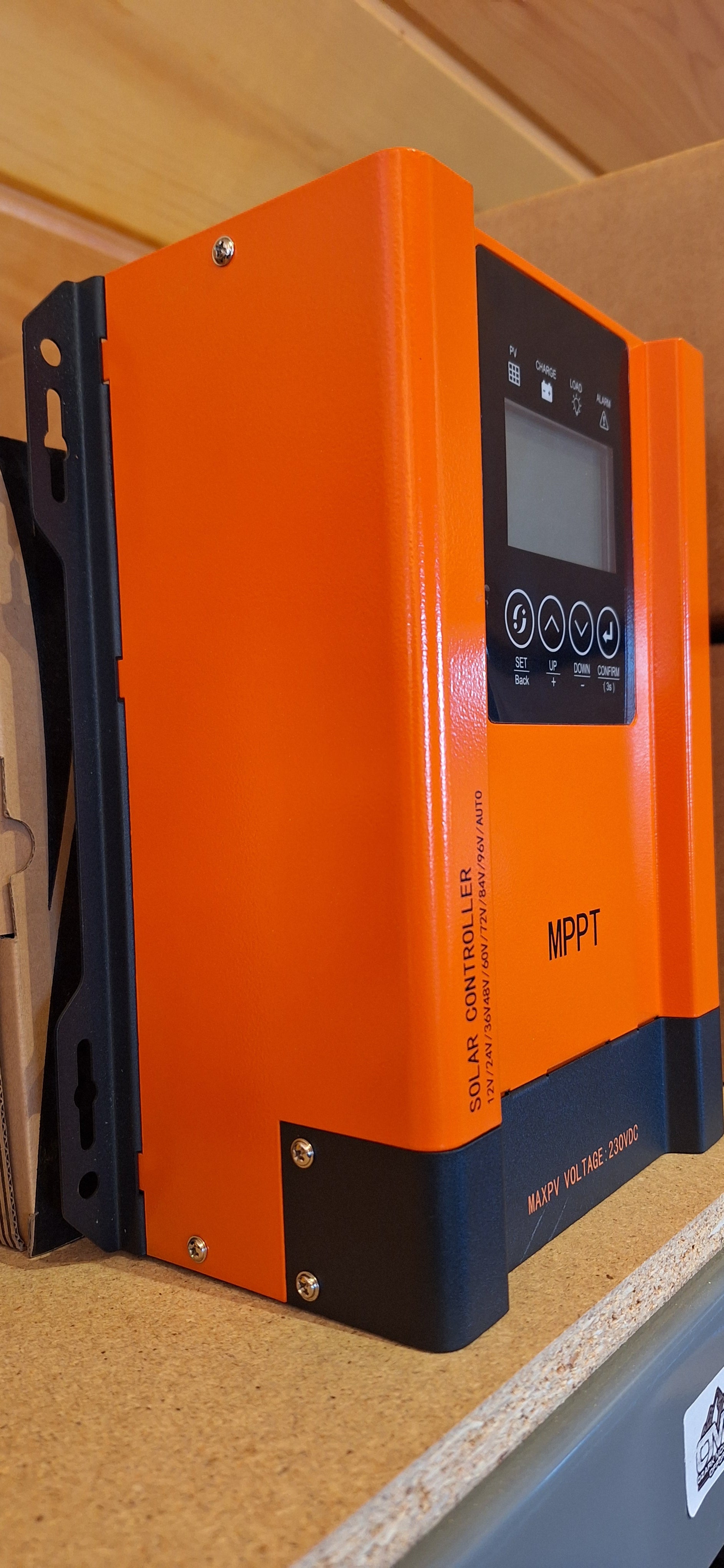 60 Amp MPPT Solar Charge Controller with LCD Display (SC)