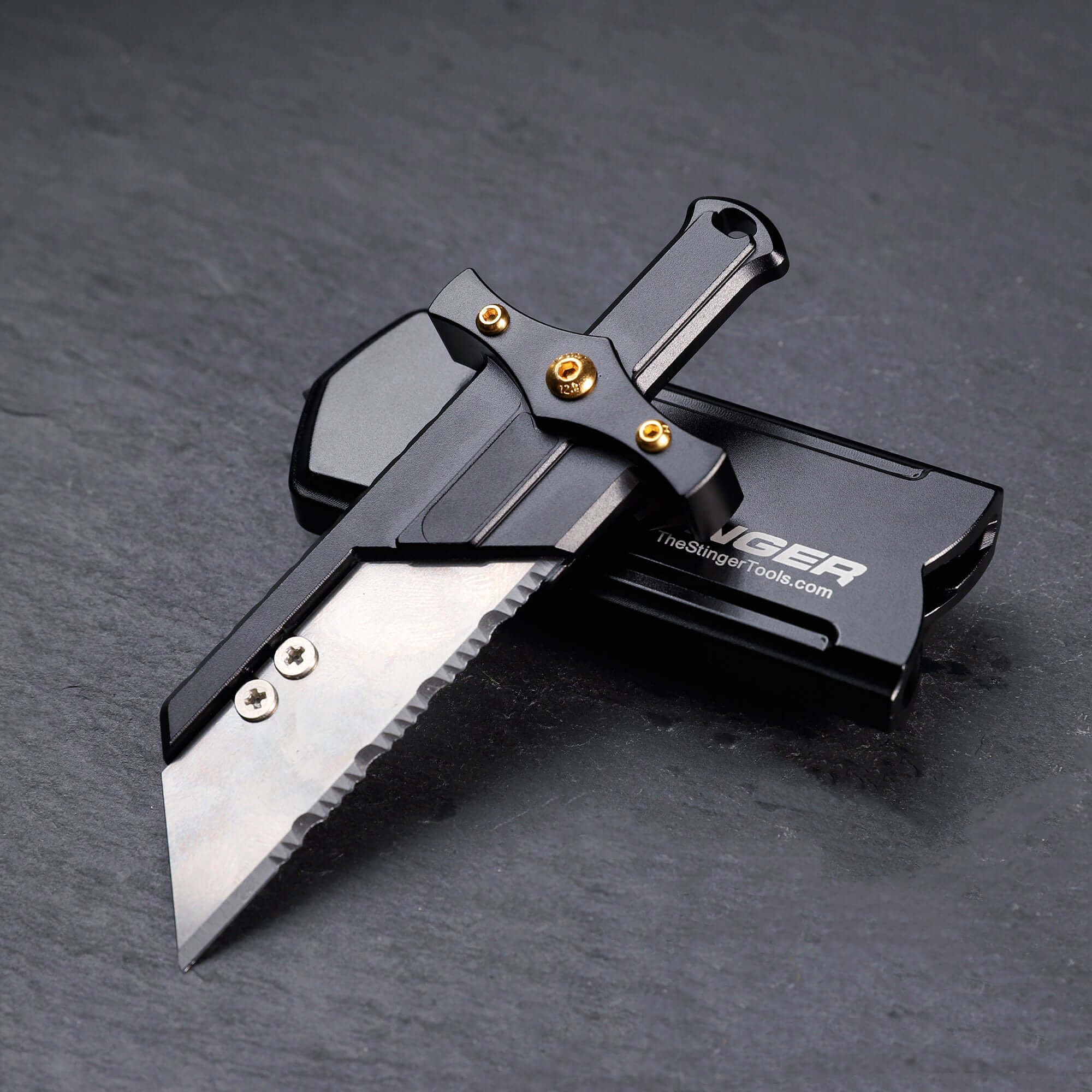 Stinger Buster Blade with P01 Serrated Utility Blade (SC)
