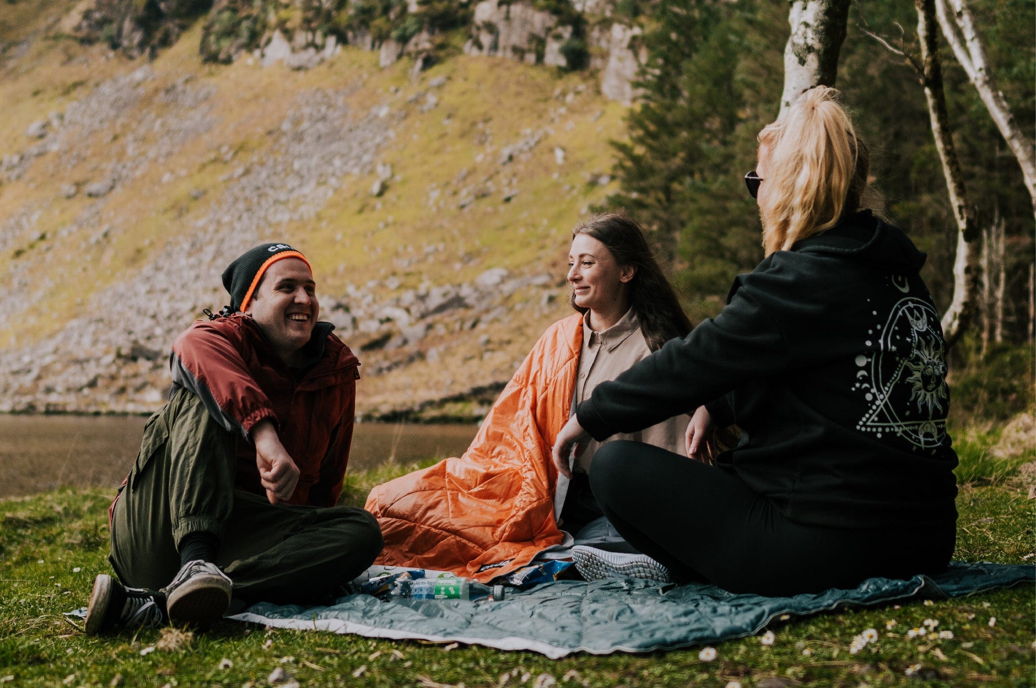 CULLA INSULATED BLANKET | AVAILABLE IN ORANGE AND GREEN (SC)