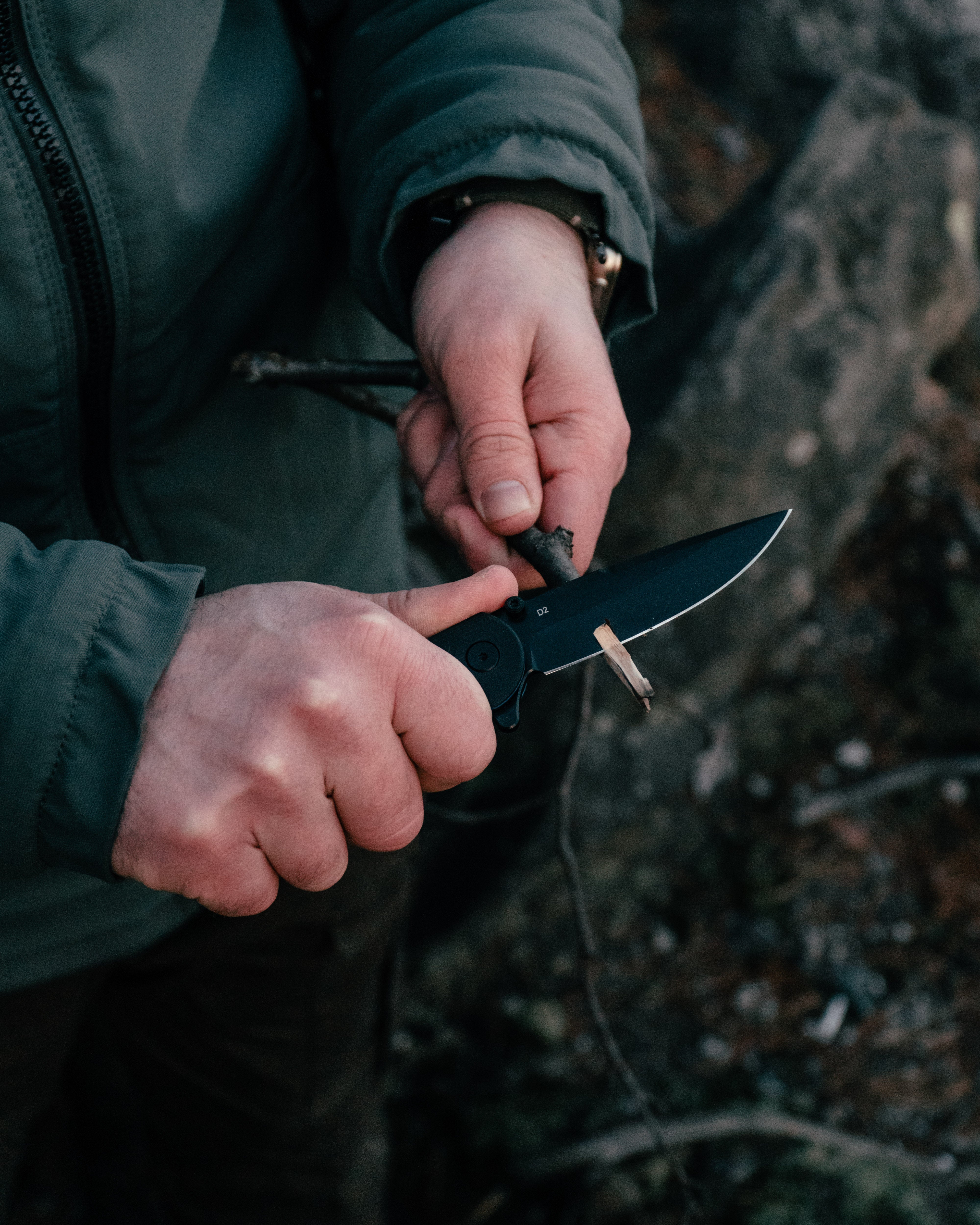 The Straight Back Folding Pocket Knife Giftset for Men and Women (Black and Blue) (SC)