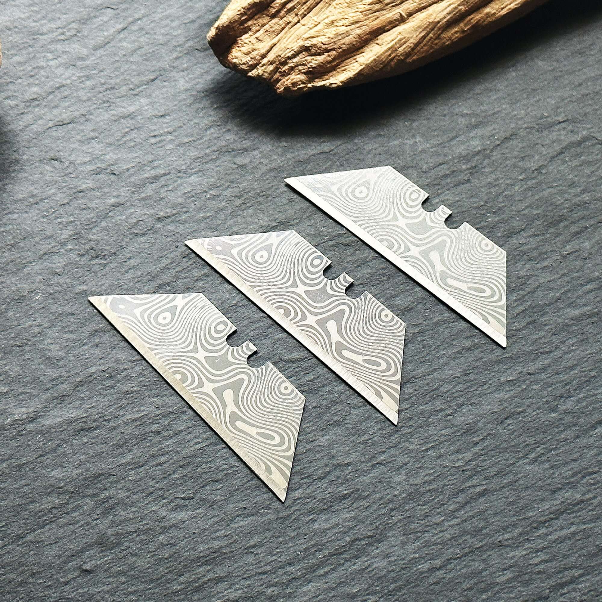 Stinger Laser Engraved Utility Razor Blades, Utility Knife Blades Replacement - Damascus Style (Trapezoid 3 pcs - Silver) (SC)