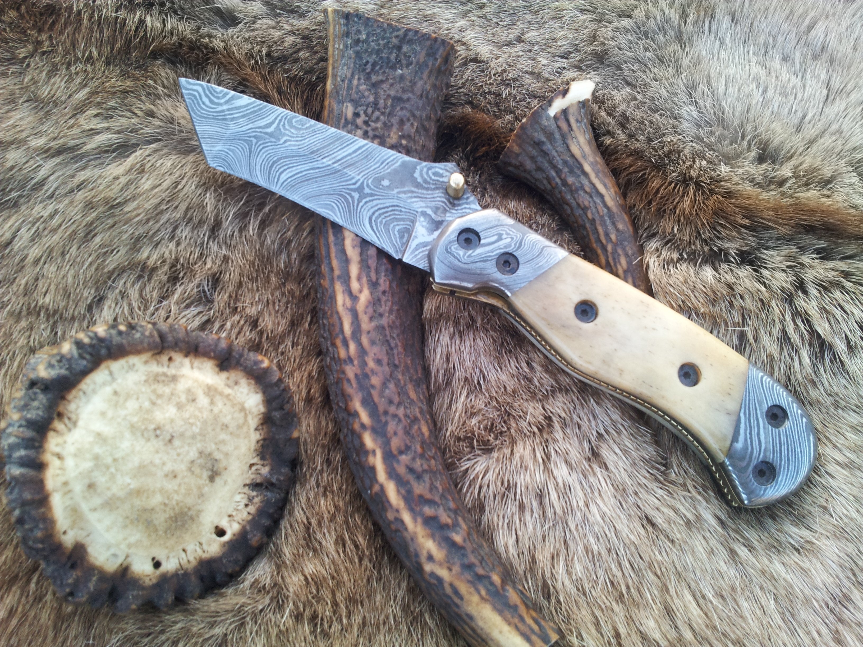 Everyday Carry Damascus Steel Tanto Blade Folding Pocket Knife with Bone Handle – The Titan Edge (SC)