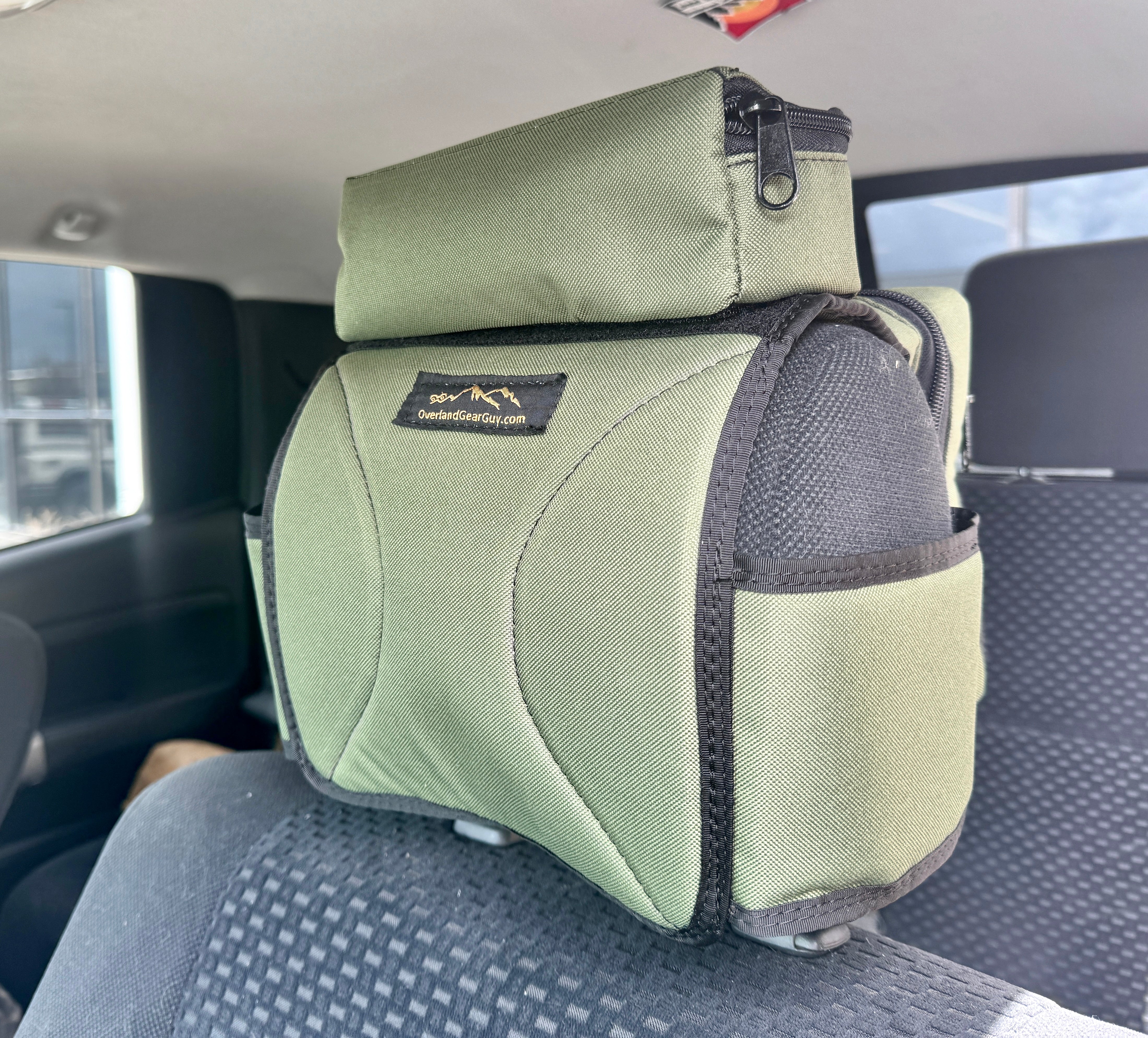 Headrest Storage Boss (SC)