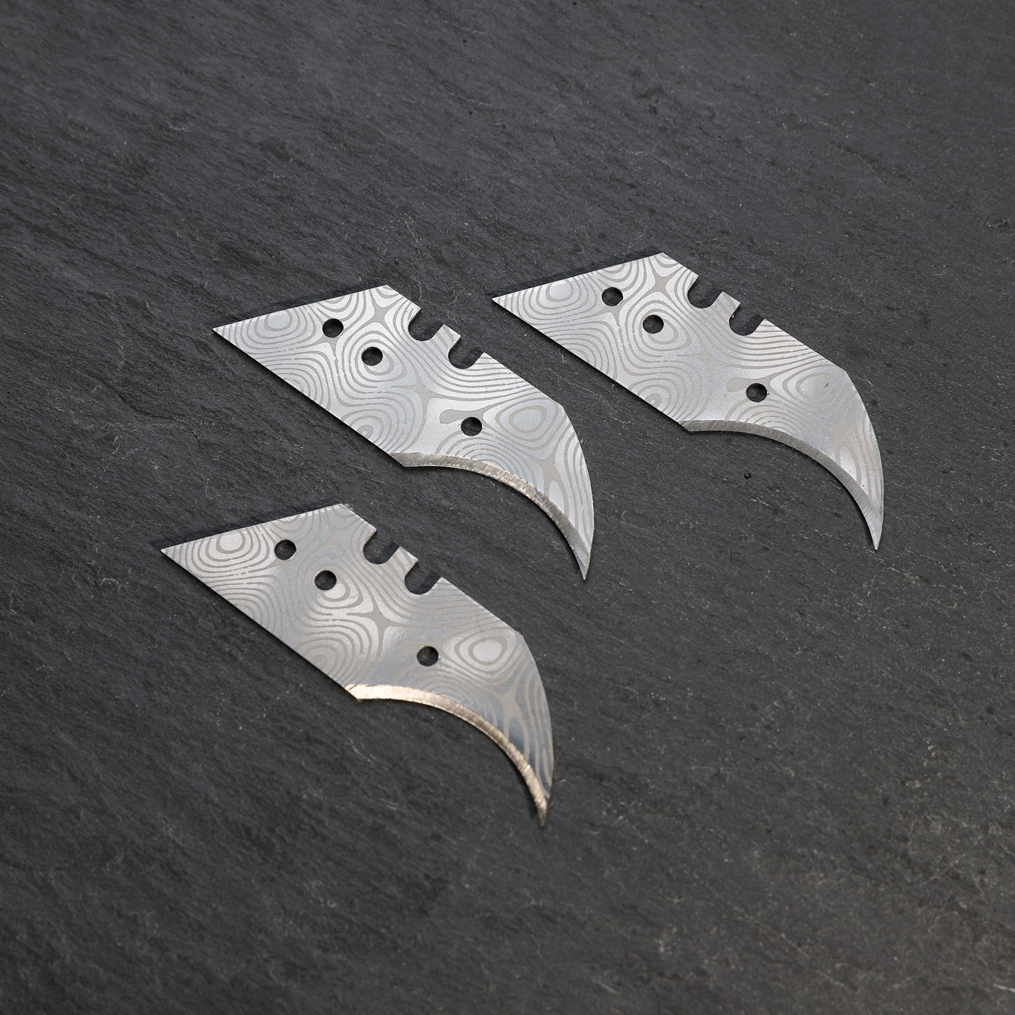 Stinger Laser Engraved Utility Razor Blades, Utility Knife Blades Replacement -Hook Blade Damascus Silver for Dog Tag Blade only (SC)