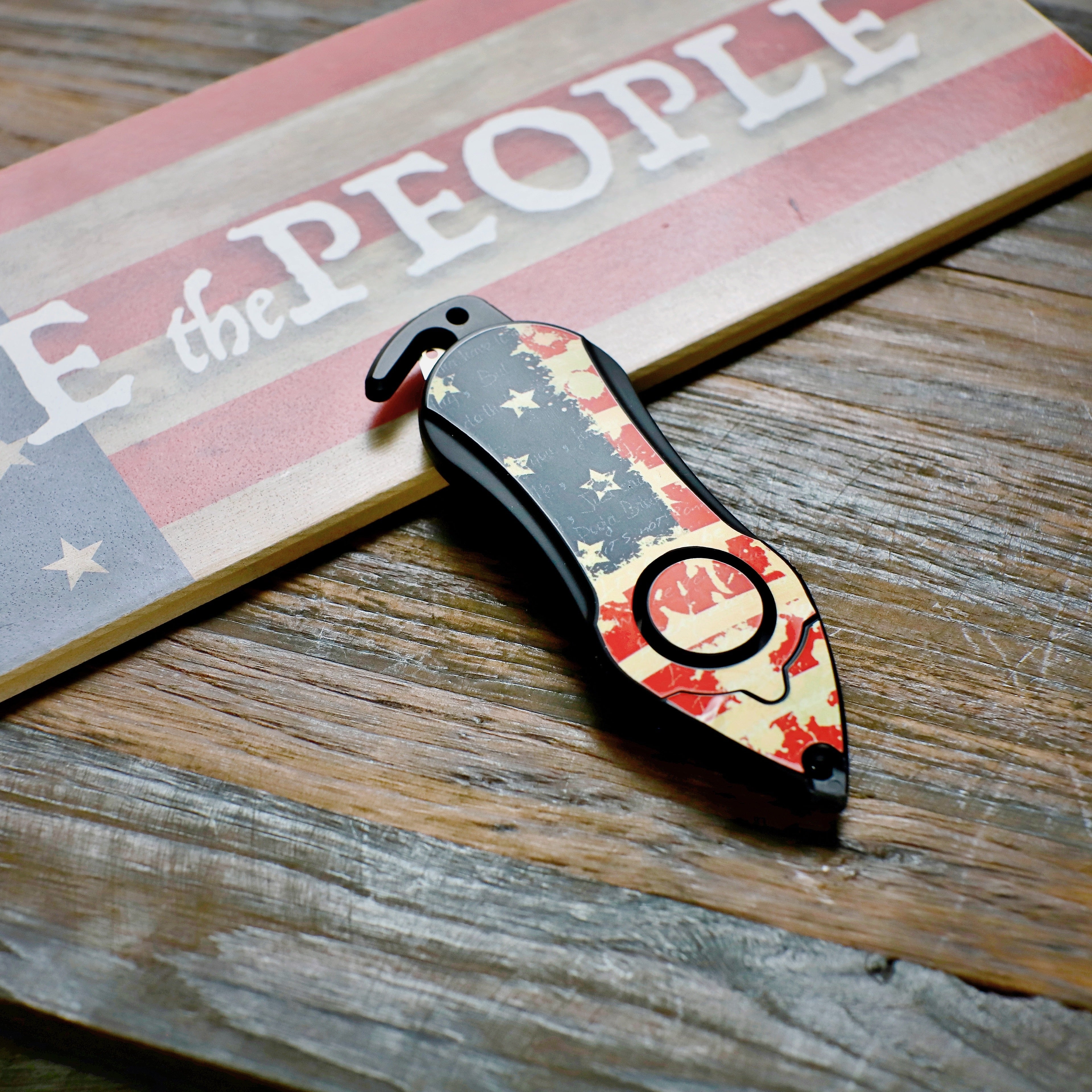 Stinger Personal Safety Alarm Keychain Emergency Tool: Siren Alarm, Seat Belt Cutter, Glass Breaker (USA Flag) (SC)