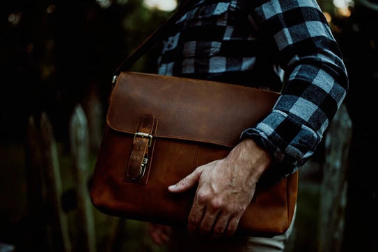 “The Courier” Vintage Leather Messenger Bag (SC)